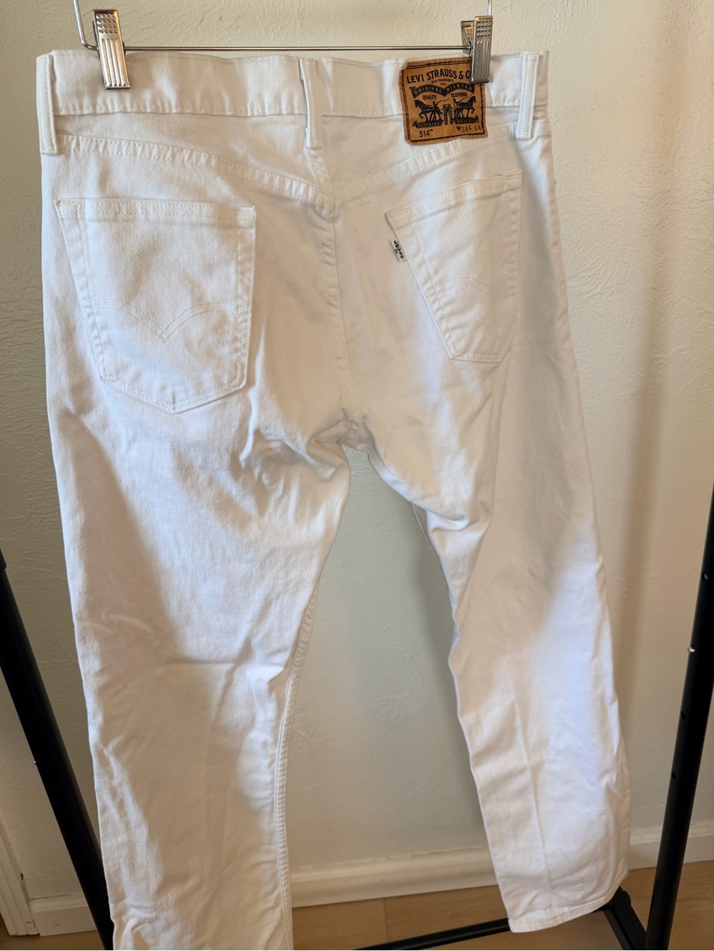 Levi 514 Men's White Jeans - Classic Straight Fit - Size 34x 34 - Picture 2 of 3